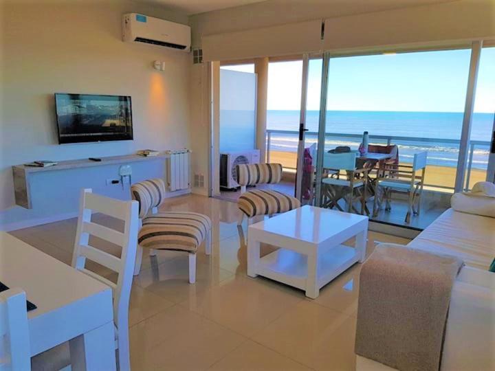 Hotel Tejas Rojas Villa Gesell Exterior photo