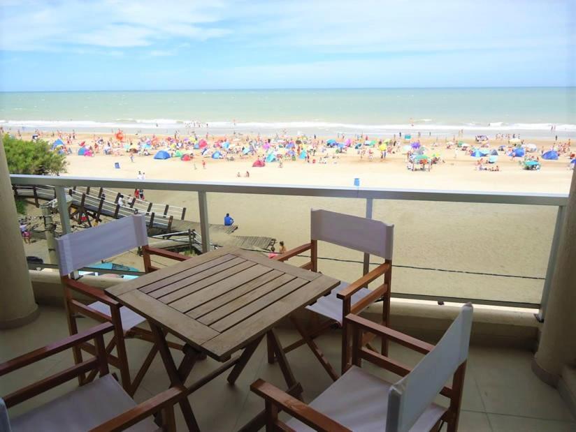 Hotel Tejas Rojas Villa Gesell Exterior photo